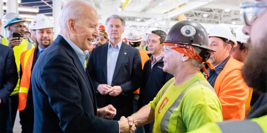 20200921-lee-biden-main.jpg